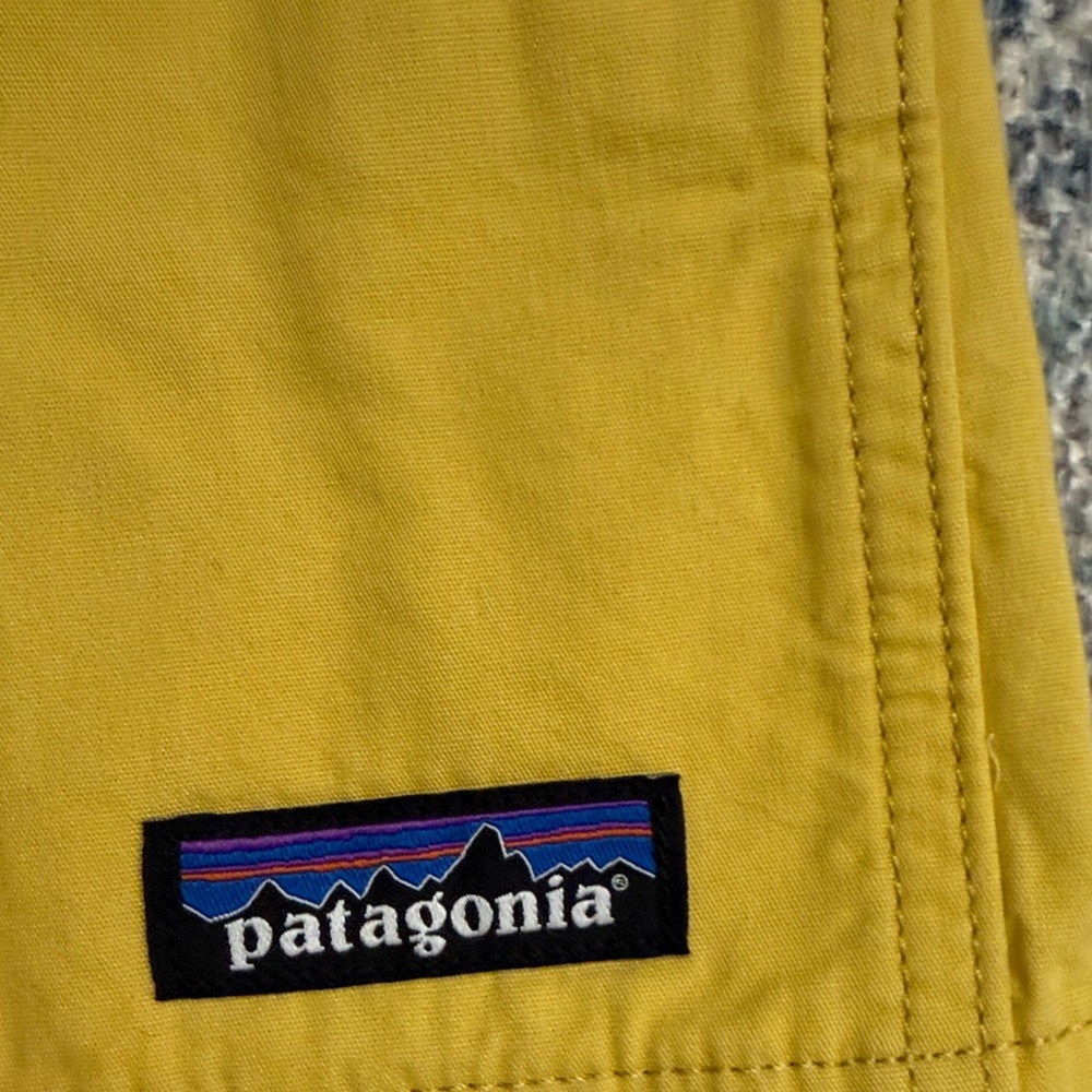 Patagonia Women’s Funhoggers Shorts Surfboard Yellow XS NWT Athleisure Outdoor - Picture 4 of 9